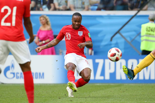 西甲第38輪皇家馬德裏2-1比利亞雷亞爾 本澤馬扳平魔笛補時絕殺.